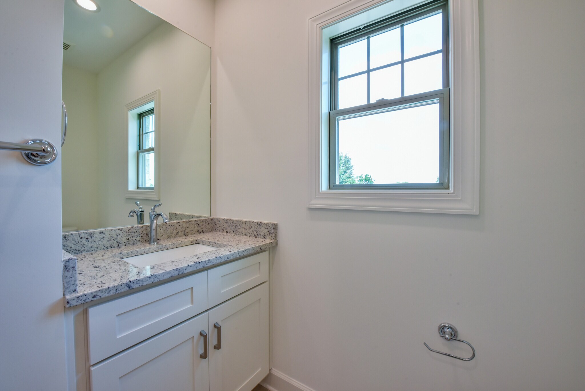 Building Photo - 19 18th St