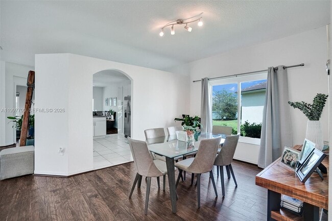 Building Photo - 4102 Sapphire Terrace