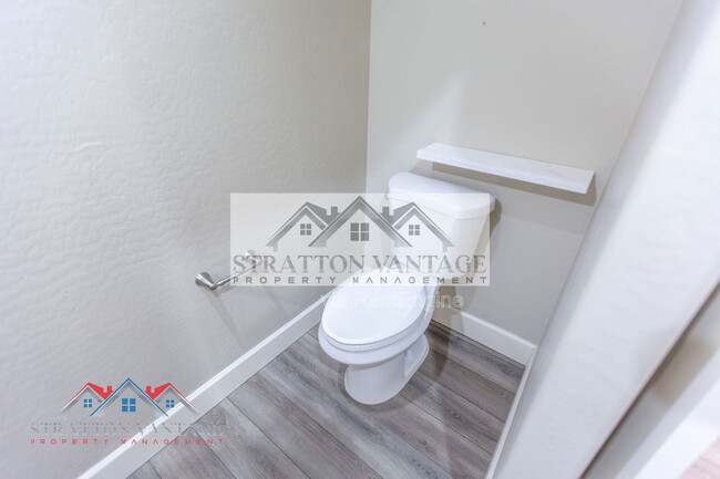 Building Photo - 1406 W Main St