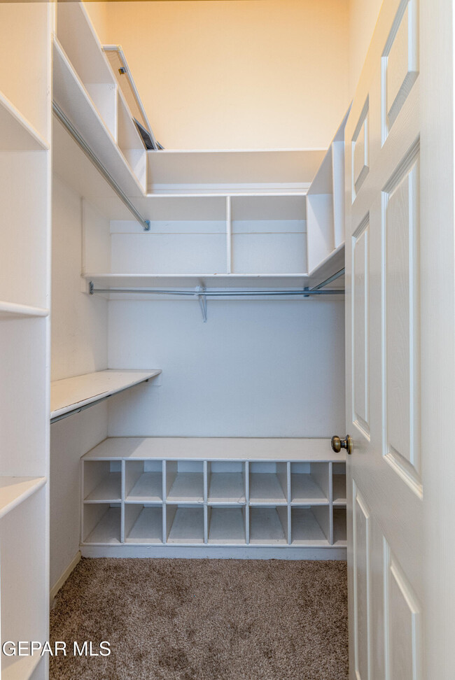 Building Photo - 4628 King Arthur Ct