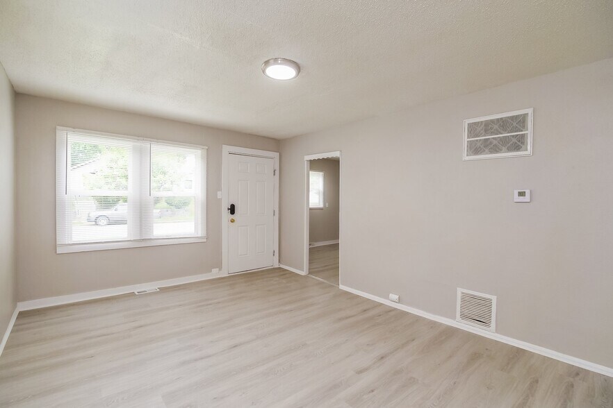 Building Photo - 2710 Fletcher St