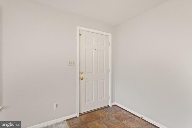 Building Photo - 318 Evergreen Mills Rd