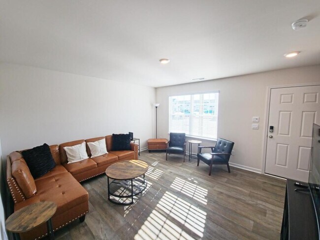 Building Photo - 4129F Laurel Rdg Dr