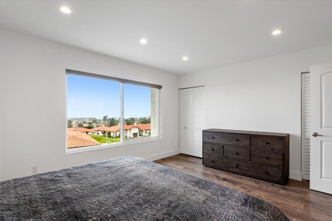 Building Photo - 2-Bed, 2.5 Bath Ocean View Townhome in Alta Mira Carlsbad