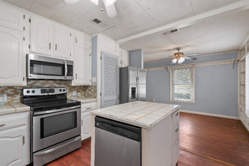 Building Photo - 1401 Springdale St