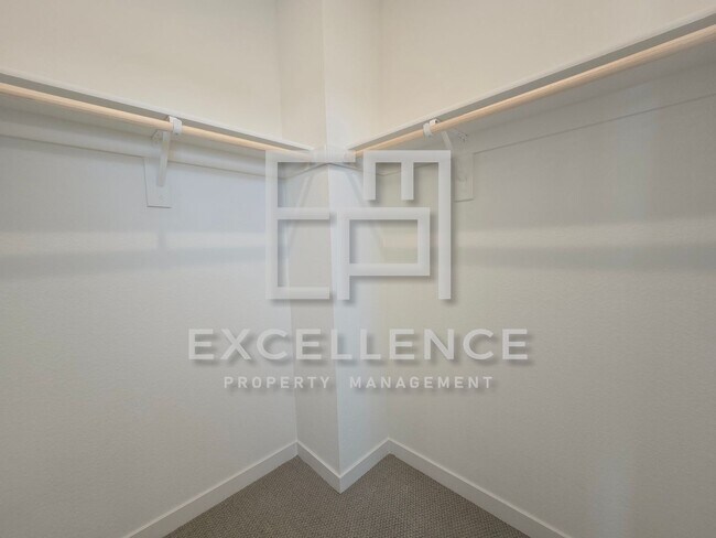 Building Photo - 611 Coco Ct