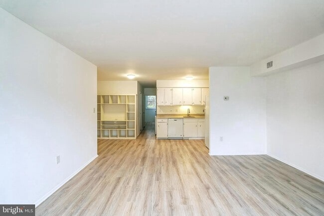 Building Photo - 4616 Silverwood St