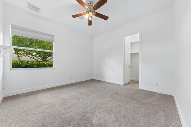 Building Photo - 8717 Estate Dr