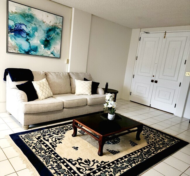 Living Room - 1314 Victoria St