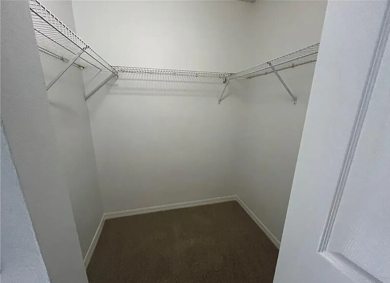 Building Photo - 8950 Colonnades Ct E