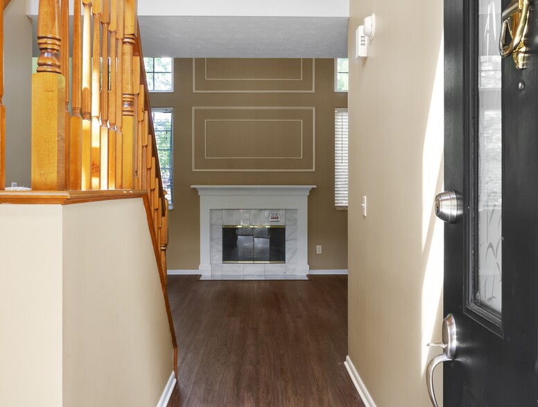 Building Photo - 1001 Vixen Dr
