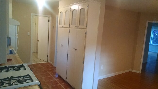 Building Photo - 1 Lovell Ave