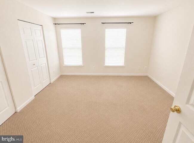 Building Photo - 6731 Stone Maple Terrace
