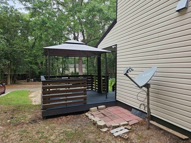 Building Photo - 1332 Ocala Rd