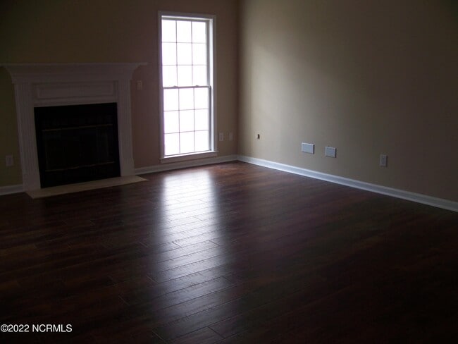 Building Photo - 105 Antler Dr