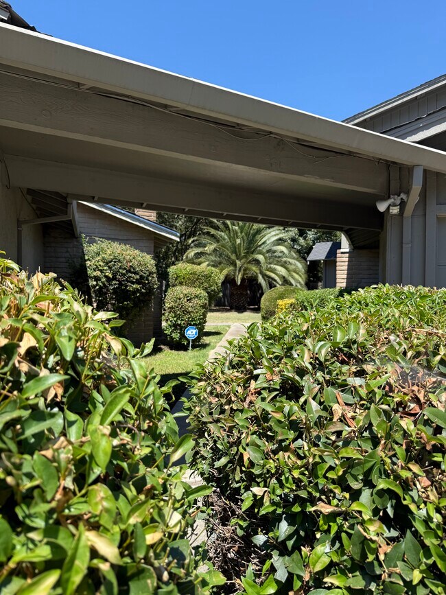 Building Photo - 1501-1505 Black Oak Dr. Stockton, CA