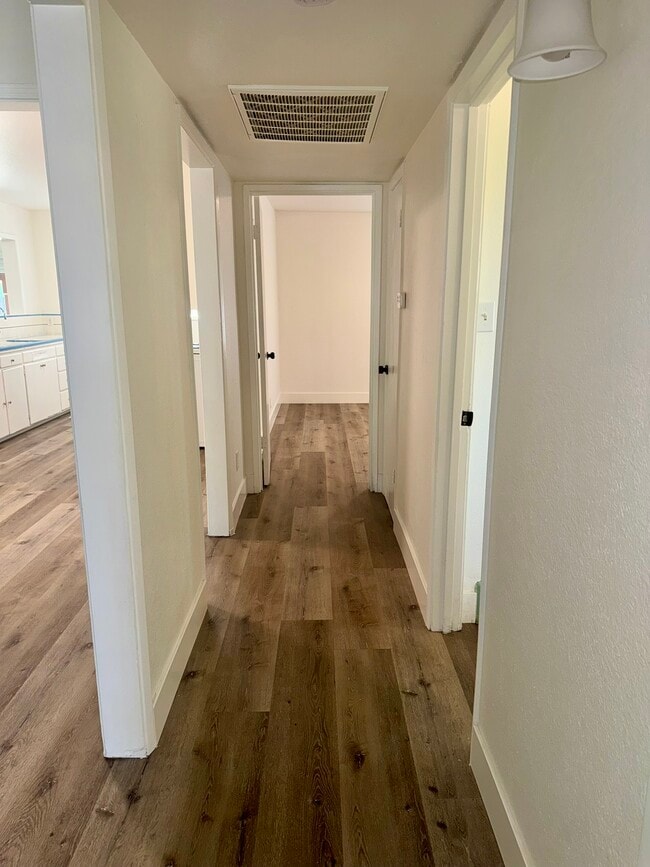 Building Photo - 3874 Arden Dr S