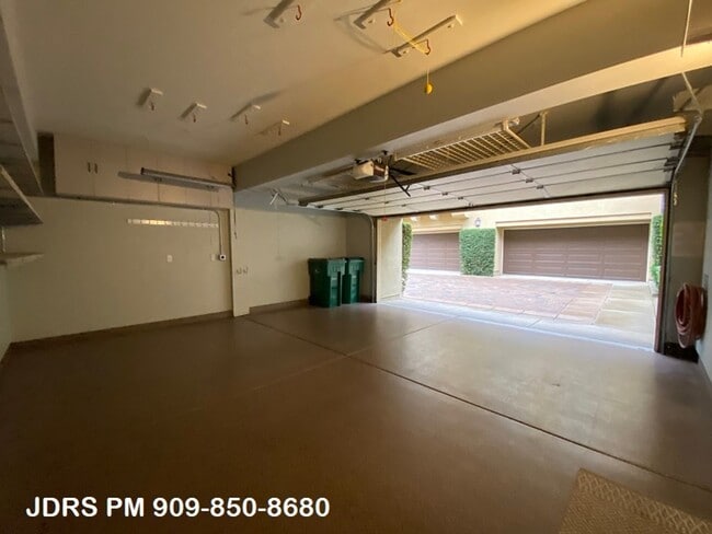 Building Photo - Irvine Furnished 2 Bedroom Home