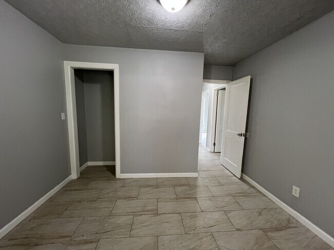 Building Photo - 2157 Nelms Dr SW
