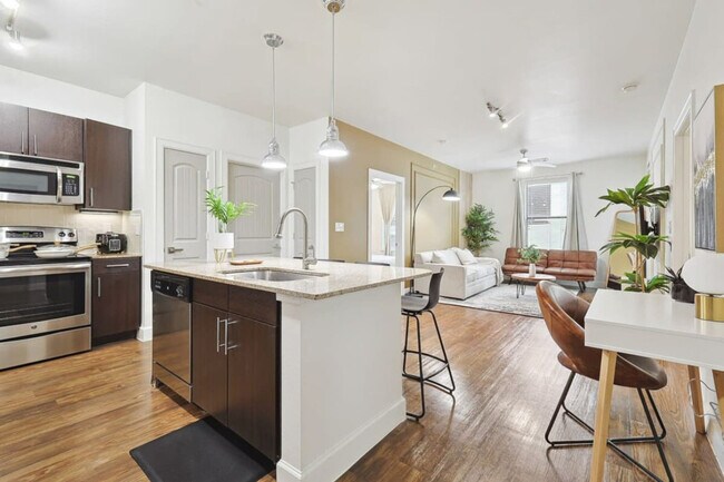 Building Photo - 5725 Town and Country Blvd