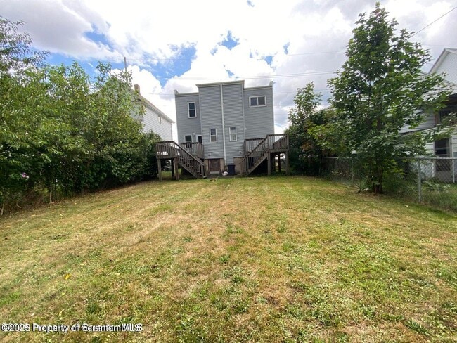 Building Photo - 1429 N Lincoln Ave