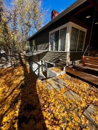 Building Photo - 607 W Babcock St