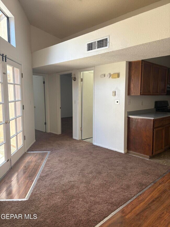 Building Photo - 10905 Highwood Way