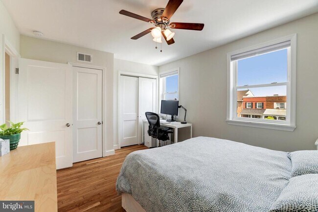 Building Photo - 241 Lynhaven Dr