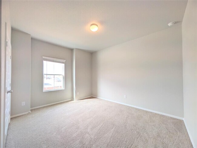 Building Photo - 5524 Sacra Cv