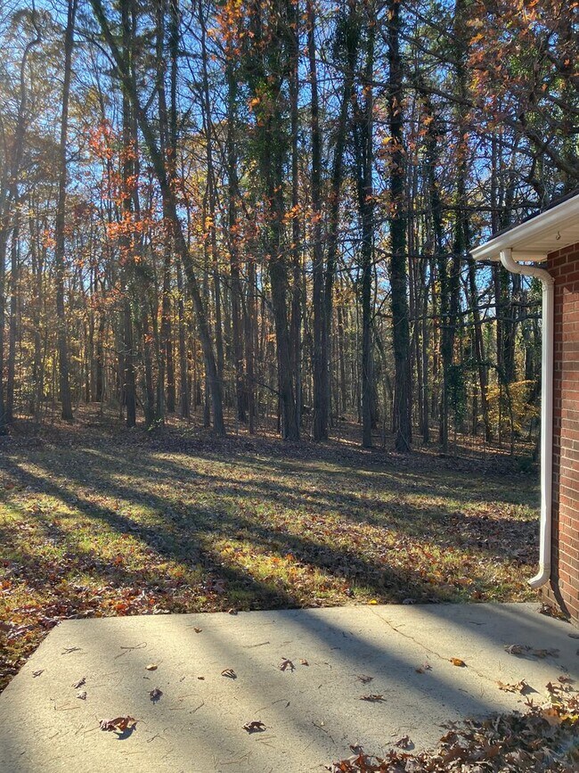 Building Photo - Charming  Duplex in Mooresville