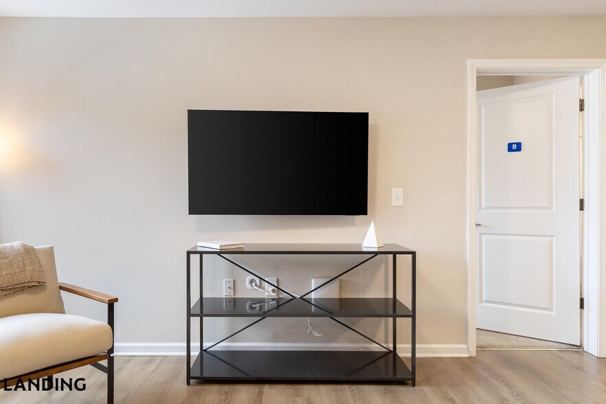 Building Photo - 602 Laconia Cir