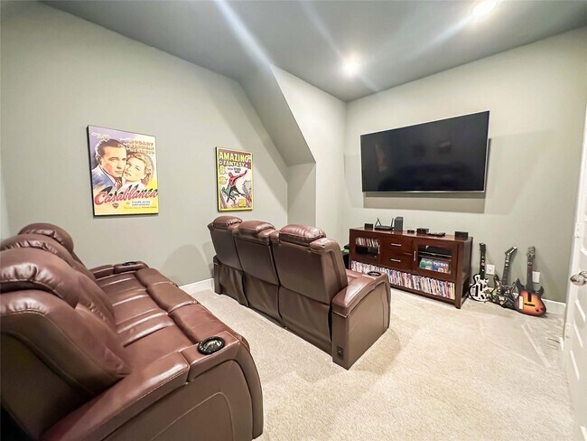 Building Photo - 15135 Botanical Garden Dr