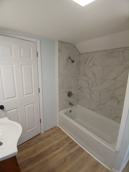 Building Photo - 2311 W Godman Ave