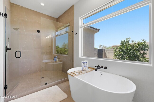 Building Photo - 6896 E Lomas Verdes Dr