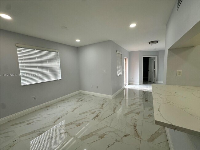 Building Photo - 17425 NW 75th Pl