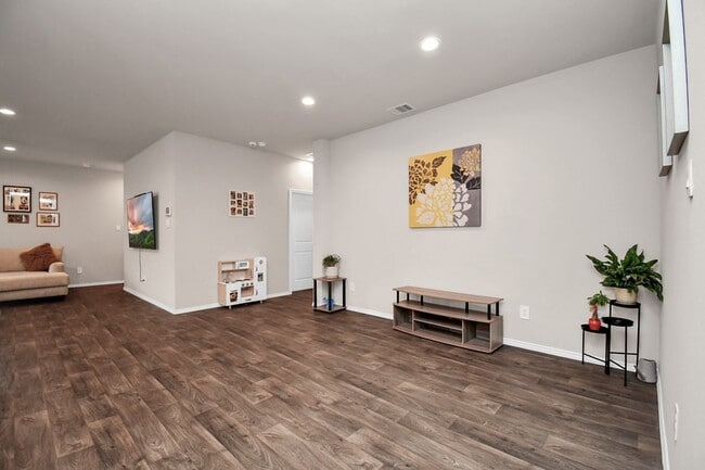 Building Photo - 3610 Crimson Embers Lane