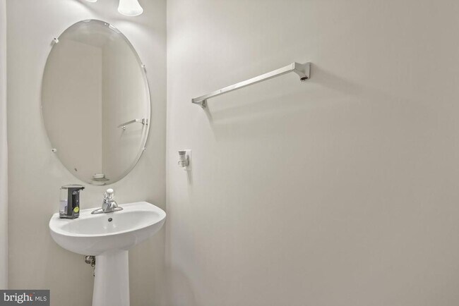 Building Photo - 41687 Wellstone Terrace