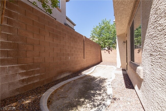 Building Photo - 8277 Brilliant Pompon