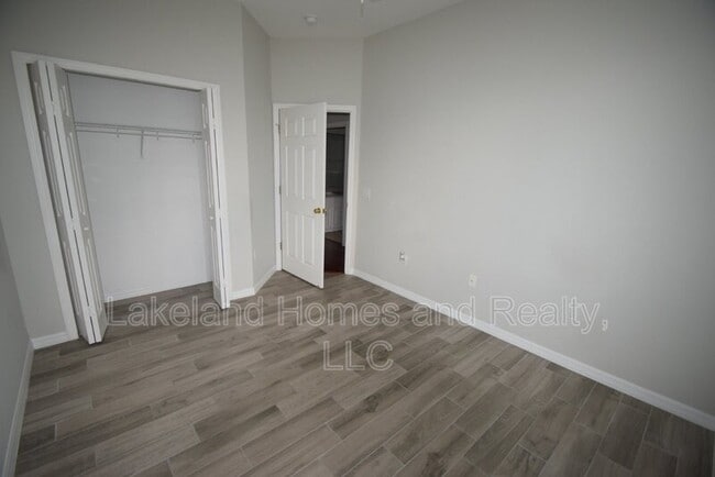 Building Photo - 534 Grasslands Village Cir