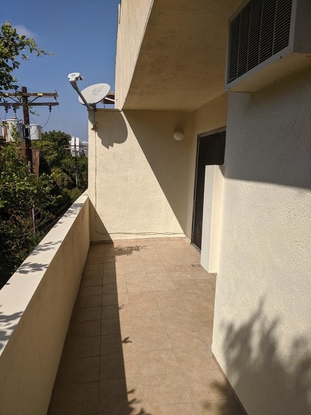 Balcony - 1637 Veteran Ave