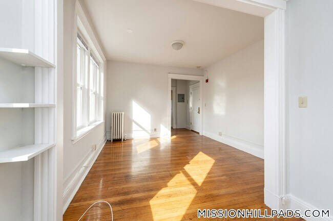 Building Photo - 49 Worthington St