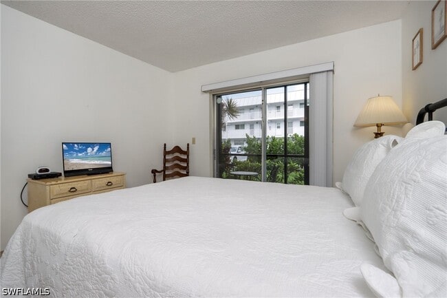 Building Photo - 766 Central Ave