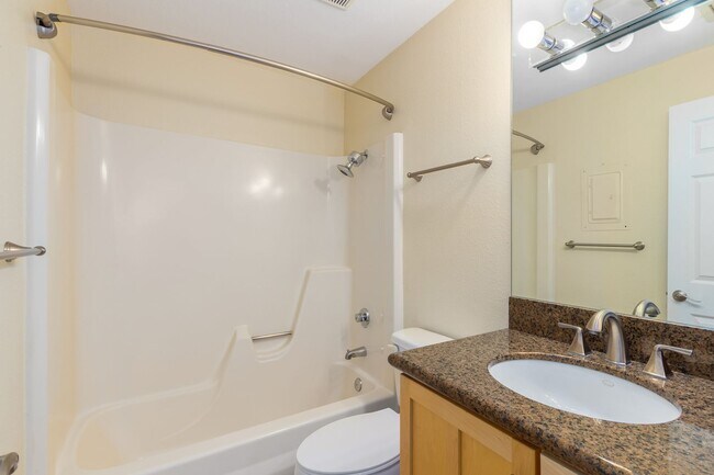 Building Photo - Remodeled 2-Bedroom, 2-Bath Condo in Prime Scottsdale Location