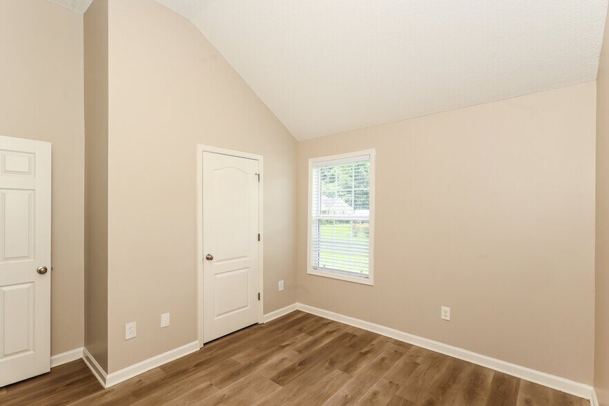 Building Photo - 4925 Brookwood Pl