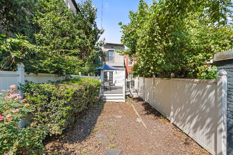 Building Photo - 1357 E St SE