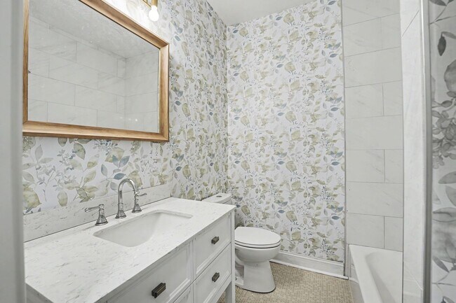 Building Photo - 1124 E 37th St