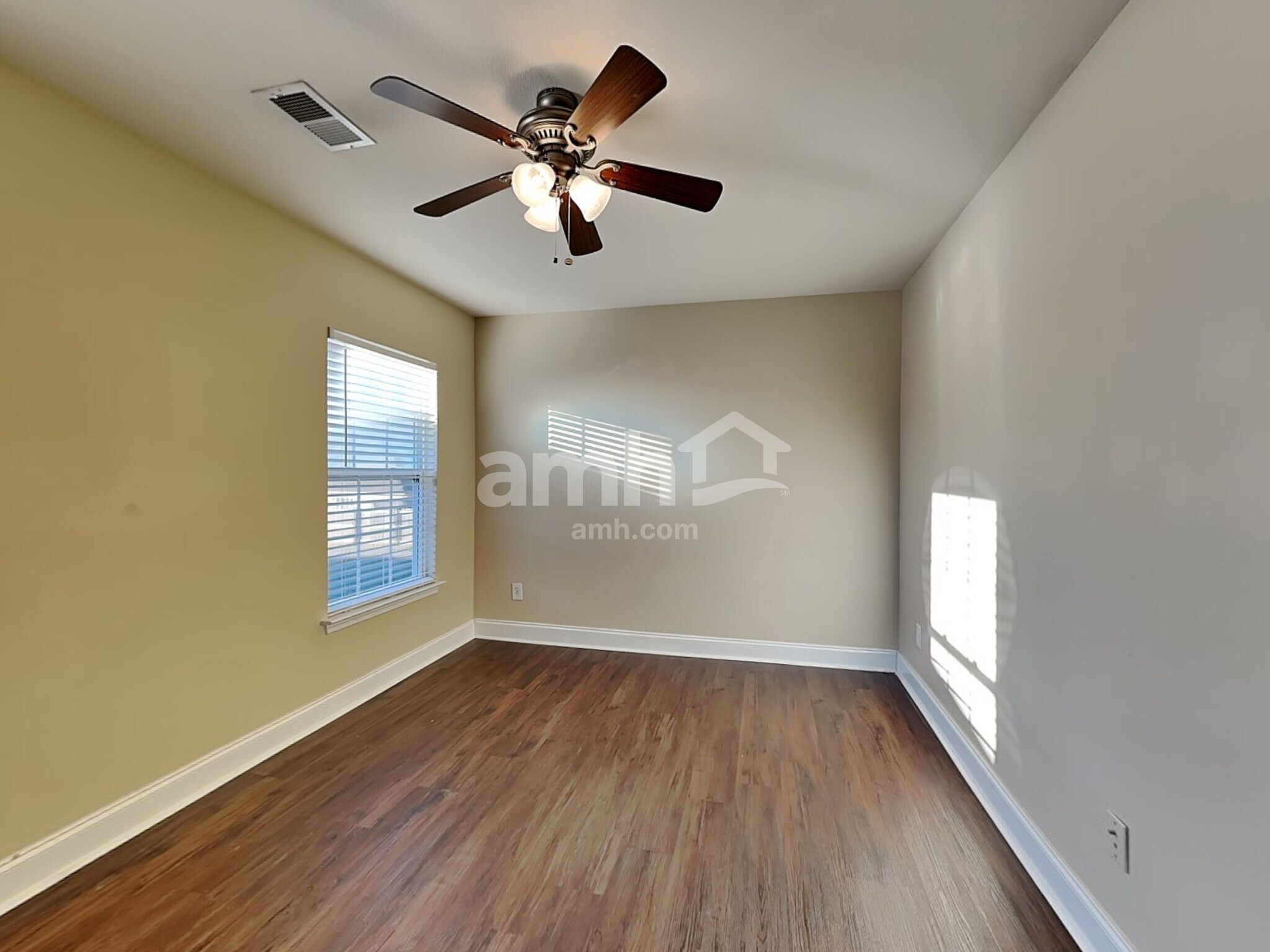 Building Photo - 147 Scottish Ave