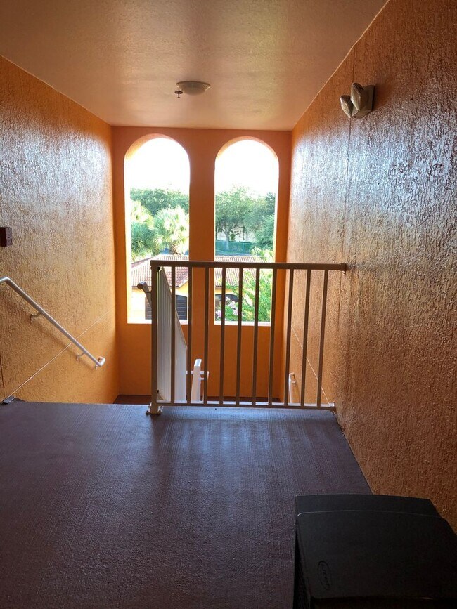 Building Photo - APARTMENT FOR RENT IN THE BEST AREA OF ORLANDO