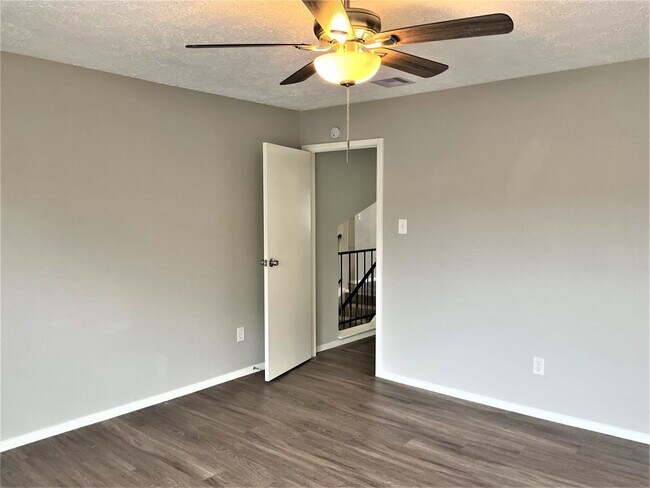 Building Photo - 2326 Meade Ct