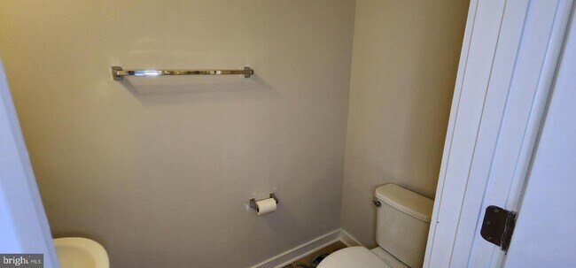 Building Photo - 5606 Hyattsville Dr